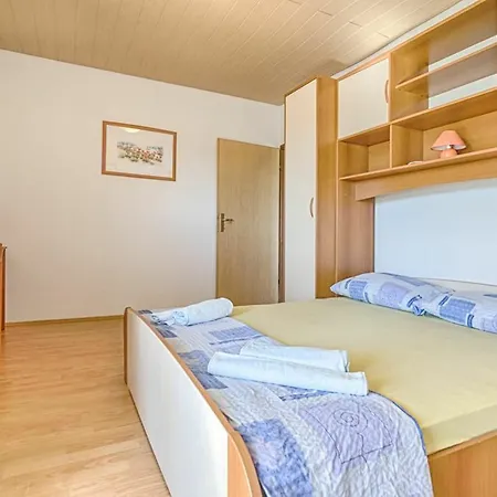 Comfort Pool Apartment